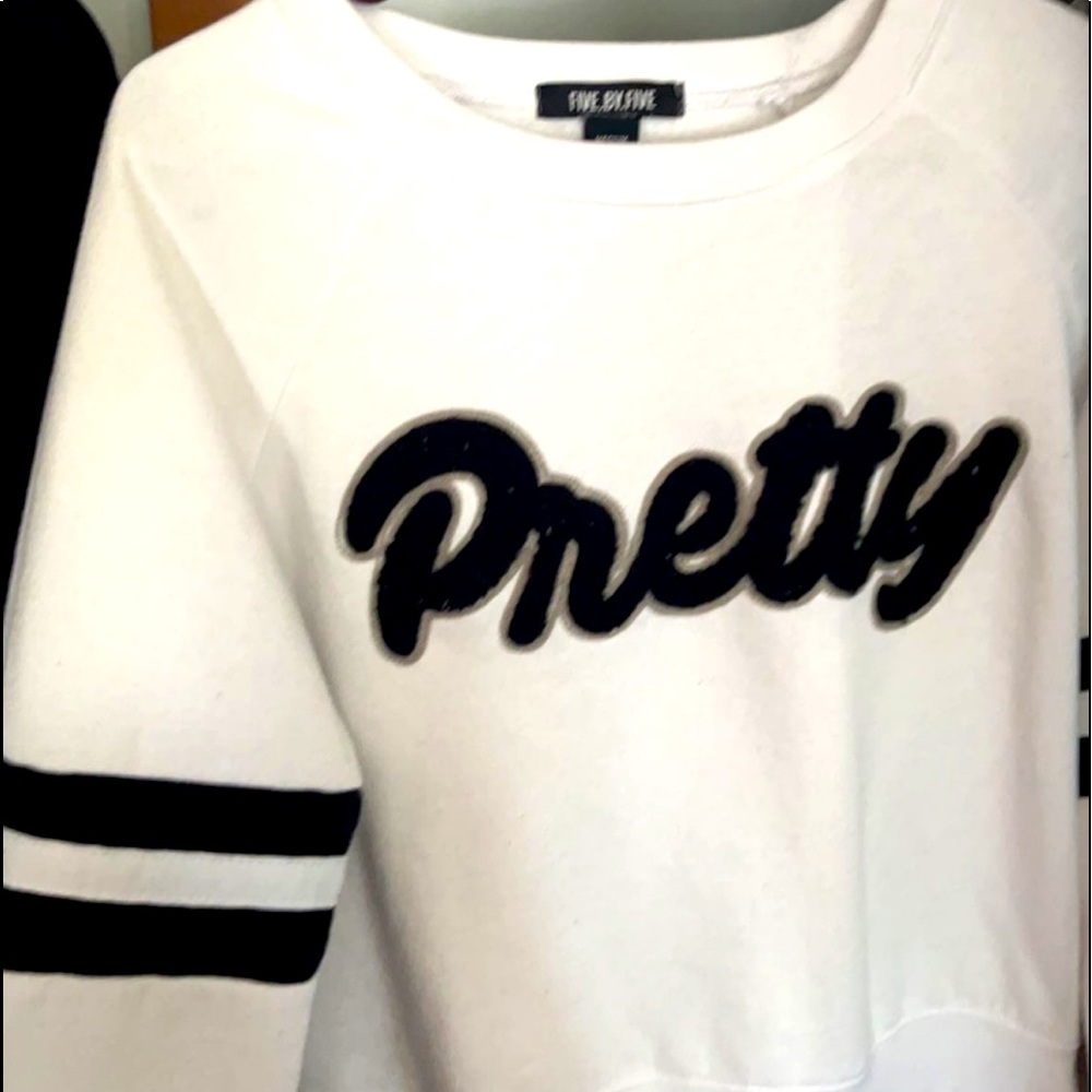 Cropped crew neck